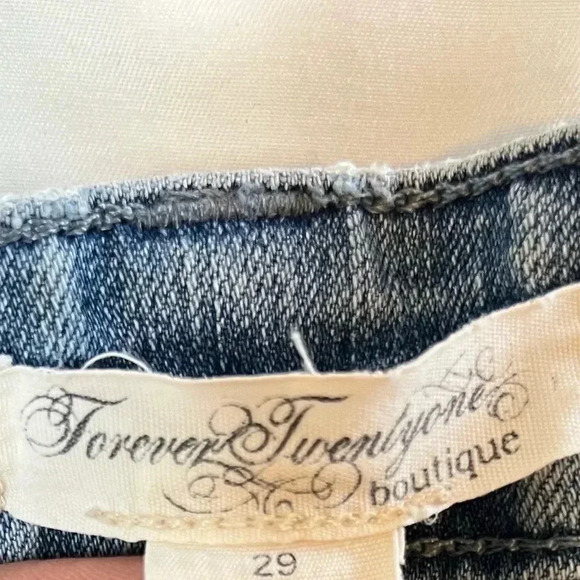 Forever 21 Blue Jean Medium Wash Cuffed Stretch Womens Denim Shorts - Picture 2 of 3